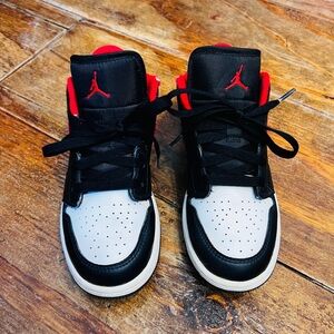 Nike Air Jordan’s low top 4Y Red,Black,White